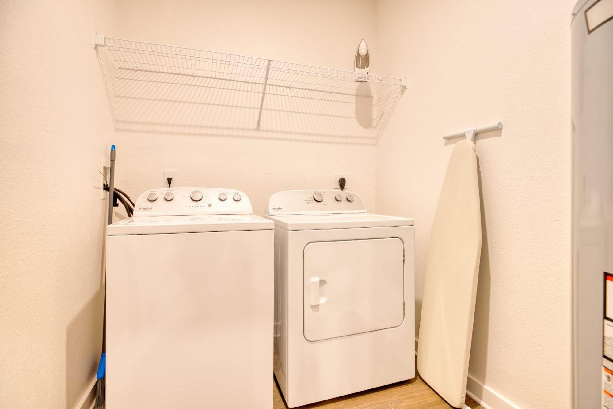 Deluxe One Bedroom Apartment Гейнсвилл Экстерьер фото